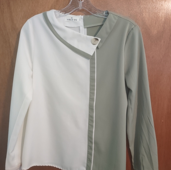 Ladies Blouse, Korean Brand "Colorful Feathers" Sage & White, size L  or S - Picture 2 of 10